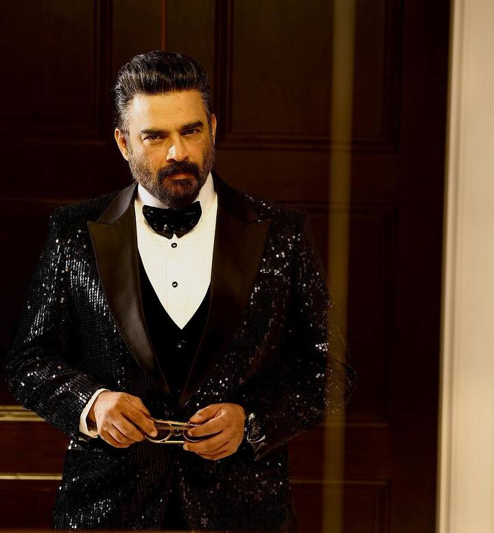 என்னவள், மின்னலே, டும் டும் டும், பார்த்தாலே பரவசம் என தொடர்ச்சியாக பல படங்களில் நடித்தார். காதல் படங்களில் நடித்து வந்த மாதவன், ரசிகைகளின் சாக்லேட் பாய் மேடியாக வலம் வந்தார்.