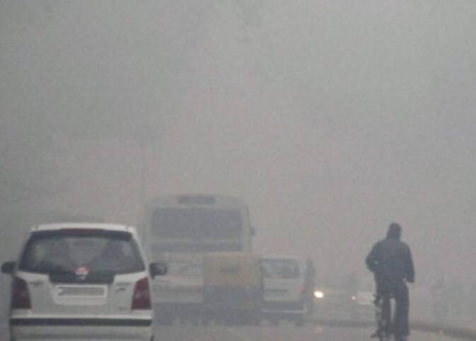 संक्रांतीदरम्यानच्या या काळात थंडी जाणवणार असली तरी सध्या 17 ते 21 जानेवारी पर्यंतच्या पुढील 5 दिवसात महाराष्ट्रात मात्र पहाटेचे किमान तापमान हे 12 डिग्री से.ग्रेड तर दुपारचे कमाल तापमान 28 ते 30 डिग्री से. ग्रेड दरम्यान राहण्याची शक्यता