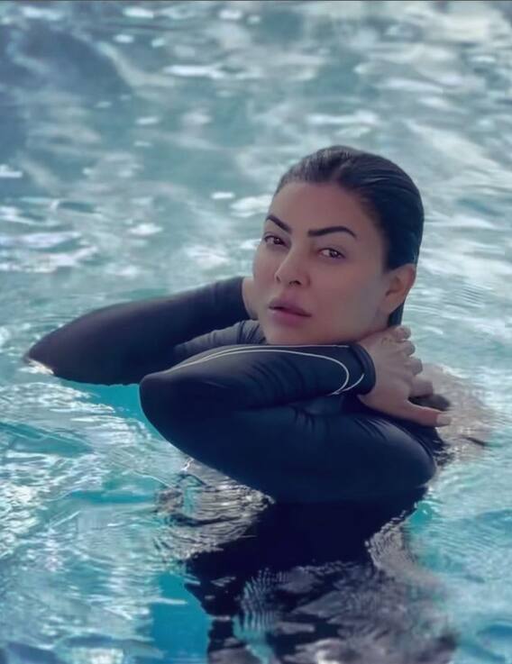 ਮਾਈਨਸ 1 ਡਿਗਰੀ ਵਿਚਾਲੇ ਪੂਲ 'ਚ ਉਤਰੀ ਸੁਸ਼ਮਿਤਾ ਸੇਨ