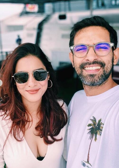 वर्क फ्रंट की बात करें तो, विक्रांत मैसी के पास कईं  दिलचस्प प्रोजेक्ट हैं जिनमें सेक्टर 36, एकता कपूर की द साबरमती और फिर आई हसीन दिलरुबा शामिल हैं.