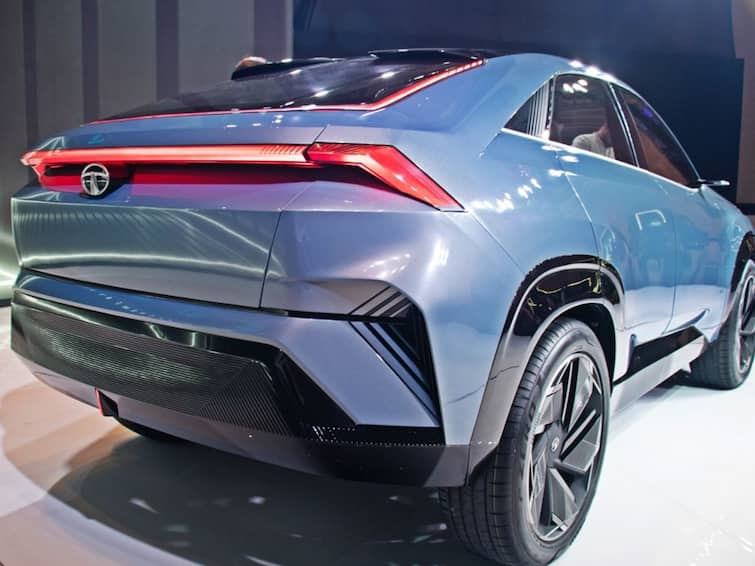 Tata to launch Curvv and Harrier EVs in this year automobile news in tamil Tata EVs 2024: நடப்பாண்டில் மேலும் மின்சார கார்களை அறிமுகப்படுத்தும் டாடா - லிஸ்ட் இதோ..!