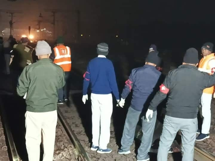 Accident on Saraikela Rail Track: गम्हरिया स्टेशन के पास ट्रेन की चपेट में आने से मौत पर स्थानीय ग्रामीणों में काफी नाराज है. ग्रामीणों ने इसको लेकर रेलवे पुलिस और जिला प्रशासन पर गंभीर आरोप लगाए हैं.