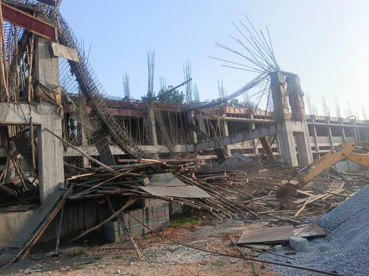 Hosur Accident during construction of school building North State 2 workers killed - TNN பள்ளி கட்டிடம் கட்டுமான பணியின் போது விபத்து - வட மாநில தொழிலாளர்கள் 2 பேர் உயிரிழப்பு