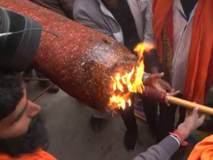 Gujarat Pepole made a 108 feet long incense Stick for Lord Rama in Ayodhya Ayodhya Ram Mandir News: అయోధ్య రాముడి కోసం బాహుబలి అగరబత్తి- తయారీకి ఎంతగా శ్రమించారంటే!