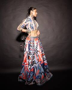 Kritika Kamra Photo: મલ્ટિકલર આઉટફીટમાં ગ્લેમરસ લાગી કૃતિકા કામરા, જુઓ તસવીરો