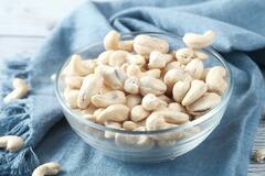 Disadvantages of cashew nuts :जास्त काजू खात आहात ? आधी हे जाणून घ्या !