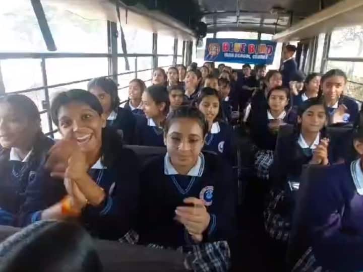 Ayodhya Ram Mandir Inauguration Essay competitions based on Lord Ram in schools and colleges of Bhopal Ann Ramlala Pran Pratishtha: भोपाल के स्कूल कॉलेजों का माहौल हुआ राममय, सिहोर में स्कूली बच्चे गा रहे भजन, Video Viral