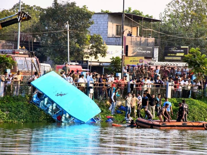 Vadodara Boat Capsized: वडोदरा शहर के बाहरी इलाके में हरनी झील में एक नाव दुर्घटना के एक दिन बाद शुक्रवार को एक ठेकेदार के मैनेजर समेत तीन लोगों को गिरफ्तार किया गया है.