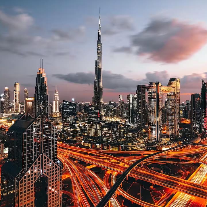 Dubai name pronunciation:  ਦੁਨੀਆ 'ਚ ਕਈ ਅਜਿਹੀਆਂ ਥਾਵਾਂ ਹਨ, ਜੋ ਸੈਲਾਨੀਆਂ ਲਈ ਖਿੱਚ ਦਾ ਕੇਂਦਰ ਹਨ। ਇਨ੍ਹਾਂ ਥਾਵਾਂ ਵਿੱਚੋਂ ਦੁਬਈ ਵੀ ਆਪਣੀ ਸੁੰਦਰਤਾ ਅਤੇ ਵਿਕਾਸ ਲਈ ਸੁਰਖੀਆਂ ਵਿੱਚ ਰਹਿੰਦਾ ਹੈ।