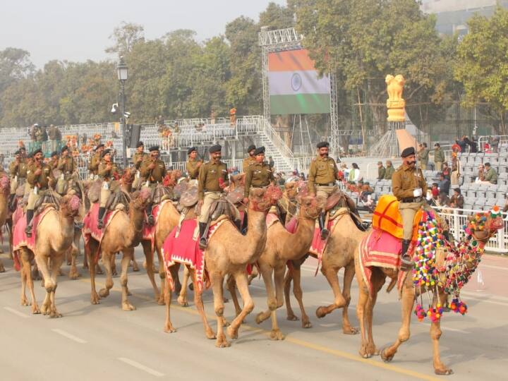 Republic Day 2024 BSF Jawan will Parade with Camels on Kartavya Path in Delhi ann Republic Day 2024: गणतंत्र दिवस परेड की तैयारी में जुटे BSF के जवान, सजे-धजे ऊंट बने आकर्षण का केंद्र