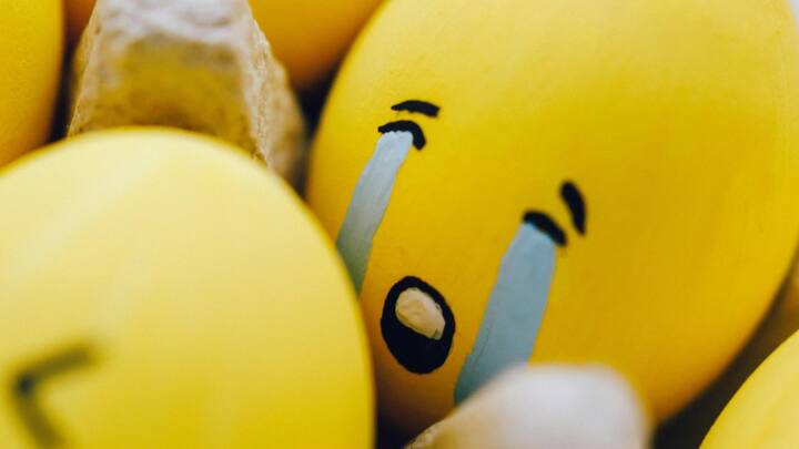 Crying is Beneficial for you : रडणे चांगले नाही म्हणतात,पण आज जाणून घेणार आहोत रडल्याने डोळ्यातून येणारे अश्रु तुमच्यासाठी फायदेशीर कसे ठरतात.