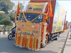 मध्य प्रदेश: अयोध्या में महाकाल मंदिर का बंटेगा प्रसाद, पांच लाख लड्डू के कंटेनर उज्जैन रवाना