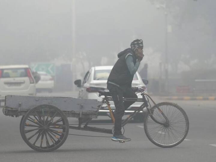 Delhi Weather Update Today 19 January IMD Forecast fog Punjabi Bagh Anand Vihar RK Puram AQI Delhi Weather Today: घने कोहरे की चपेट में दिल्ली, मौसम विभाग ने जारी किया यलो अलर्ट, आबो-हवा भी खराब
