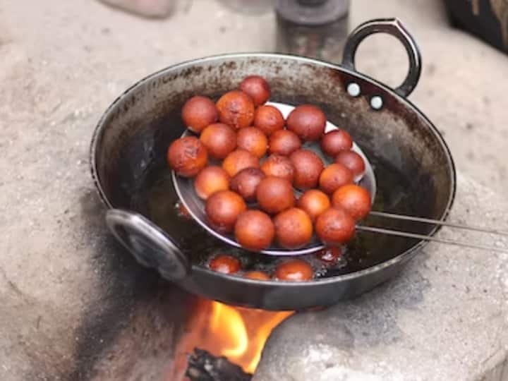 தேவைப்பட்டால் தண்ணீர் சேர்த்து கலந்து 15 நிமிடம் வைக்கவும்.