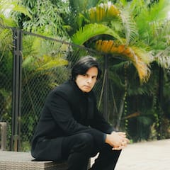 पहली फिल्म से बना सुपरस्टार..एकसाथ साइन की 60 फिल्में, लेकिन आज इस एक्टर को पहचानना भी हुआ मुश्किल