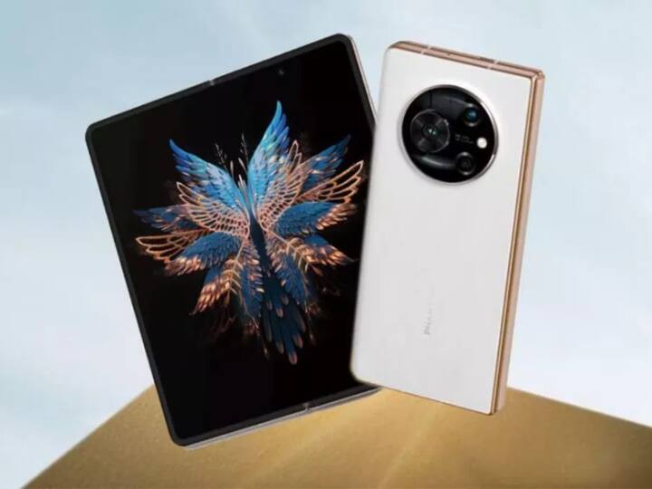 आपको बता दें कि टेक्नो ने अपने पहले मुड़ने वाले फोन सबसे सस्ते डुअल स्क्रीन स्मार्टफोन के रूप में लॉन्च किया था, जिसकी शुरुआती कीमत 88,888 रुपये से शुरू होती थी. लिहाजा, कंपनी अपने इस ट्रेंड को दूसरे मुड़ने वाले फोन यानी Tecno Phantom V2 Fold में भी जारी रख सकती है.