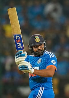 Rohit Sharma: इंसान नहीं, सिक्स हिटिंग मशीन हैं रोहित शर्मा! T20I में छक्कों से लगा दिया रिकॉर्ड्स का ढेर