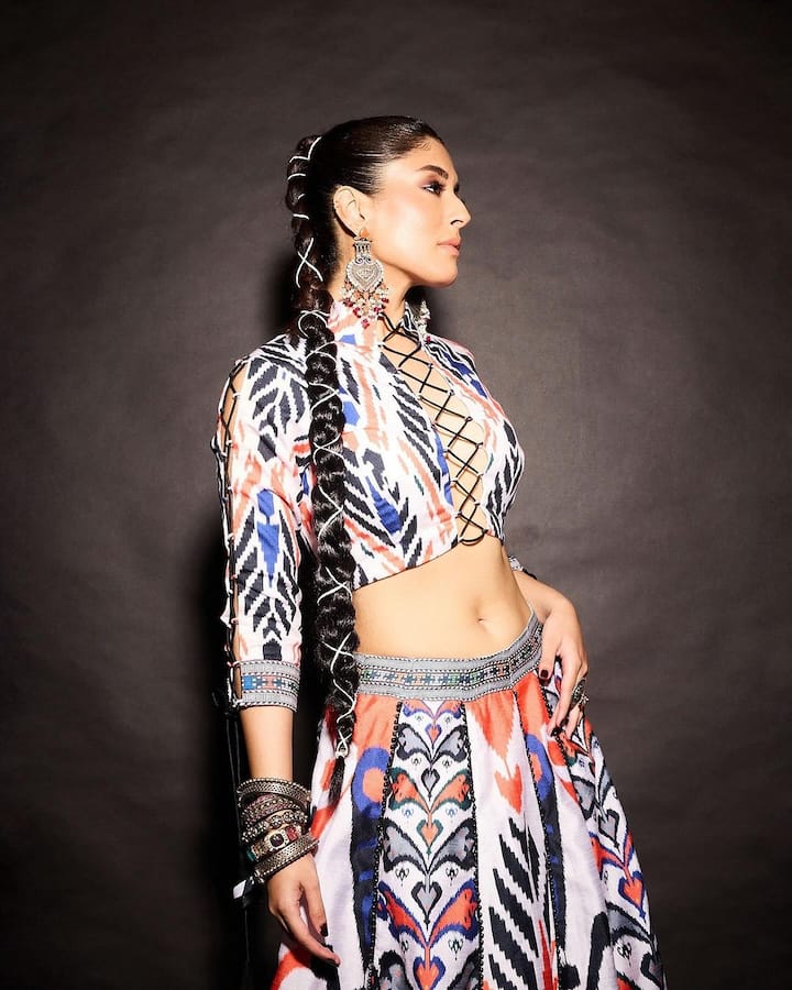 Her toned torso was on full display.
