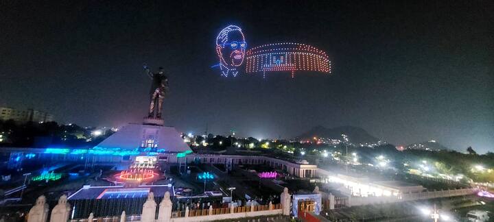 దళిత, బలహీన వర్గాలపై చంద్రబాబుకు ప్రేమే లేదని, దళితులంటే చంద్రబాబుకు నచ్చరని అన్నారు.  ఎస్సీ కులంలో ఎవరైనా పుట్టాలని అనుకుంటారా అన్న వ్యక్తి చంద్రబాబు అని జగన్ విమర్శించారు.