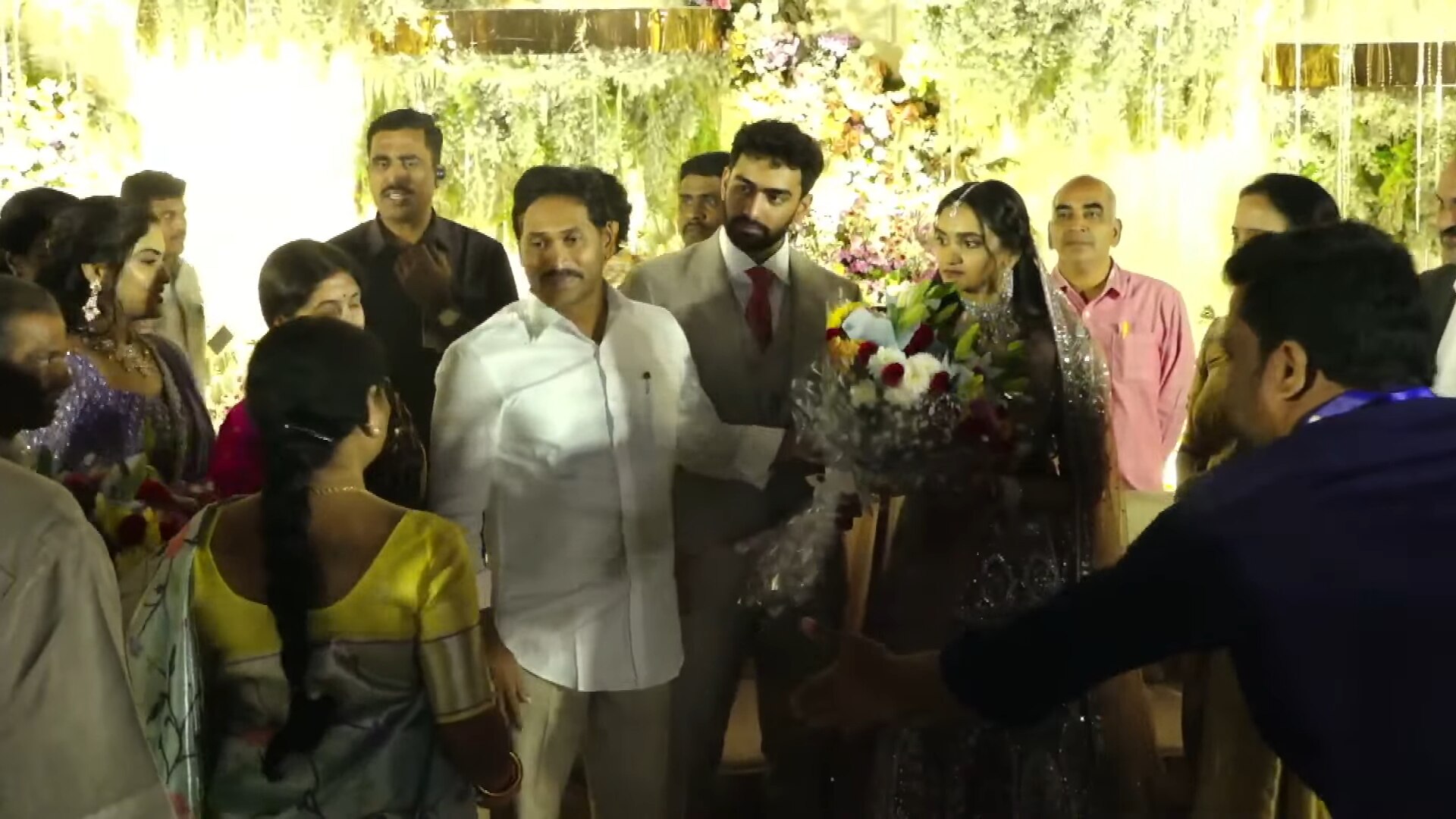 Sharmila Son Engagement: తమ్ముడు పవన్‌కు దక్కిన మర్యాద అన్న జగన్‌కు ఇవ్వనే లేదా...!