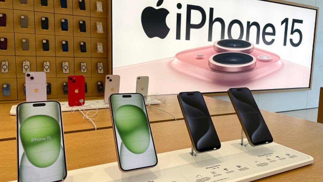 Apple iPhone sale in India Demand for iPhone is increasing in India Apple made huge sales detail marathi tech news Apple iPhone sale in India : भारतात दिवसागणिक वाढतेय आयफोनची मागणी, शेवटच्या तिमाहीत ॲपलने केली विक्रमी विक्री, सीईओ टीम कूक यांची माहिती