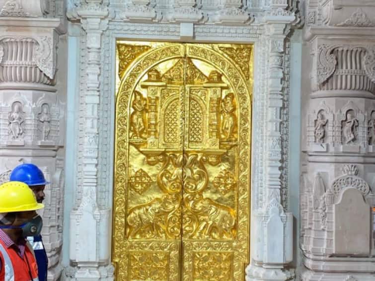 Ayodhya Ram mandir have 42 Golden Doors Golden Doors For Ram Mandir: అయోధ్య రామాలయానికి 42 స్వర్ణ ద్వారాలు - భక్తులకు స్వాగతం పలుకుతున్నట్టు తలుపుల డిజైన్ 
