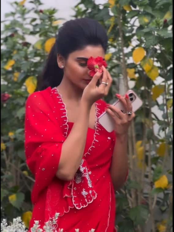 ‘శుద్ధపూసని’ అంటున్న వర్ష - వైరల్ మ్యూజిక్‌తో రీల్ చేసిన జబర్దస్త్ బ్యూటీ!