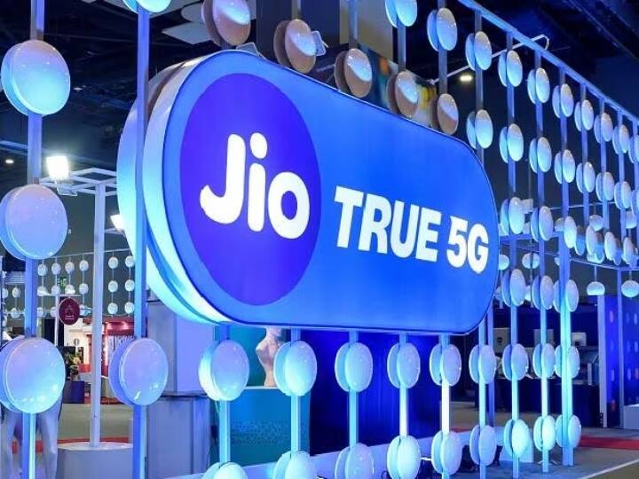 Jio True 5G network is giving tough competition to Airtel, more than 9 crore customers connected Jio True 5G: एयरटेल को कड़ी टक्कर दे रहा जियो का 5जी नेटवर्क, जुड़े 9 करोड़ से ज्यादा ग्राहक