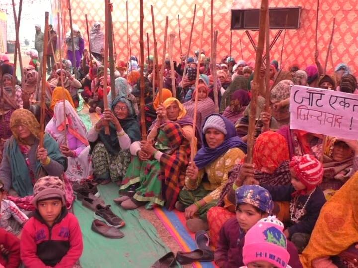 Jat Reservation Protest women reached Mahapadav with sticks on third day of movement ANN Rajasthan News: जाट आरक्षण आंदोलन में लाठियां लेकर पहुंचीं महिलाएं, कहा-'बच्चों के भविष्य के लिए...'