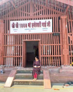 ‘बस्तर: द नक्सल स्टोरी’ की शूटिंग से पहले दंतेश्वरी माता का आशीर्वाद लेने पहुंचीं अदा शर्मा, मंदिर में शंख बजाती आईं नजर