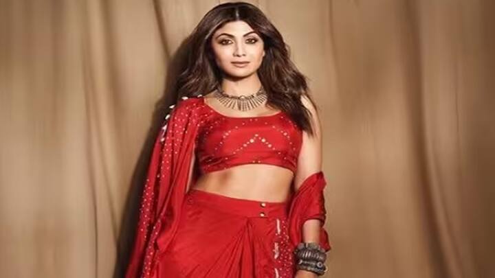 Shilpa Shetty Income Source: બોલિવૂડ અભિનેત્રી શિલ્પા શેટ્ટી ઇન્ડિયન પોલીસ ફોર્સથી OTT પર ડેબ્યૂ કરી રહી છે. આ બધા વચ્ચે ચાલો જાણીએ કે અભિનેત્રી ક્યાંથી કમાણી કરે છે.