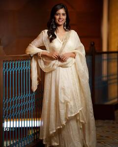 Amritha Aiyer Photos : சந்தன நிற உடையில் மிளிரும் அம்ரிதா ஐயரின் அழகிய புகைப்படங்கள்!