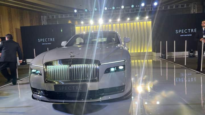 The Spectre also gets the widest grille ever fitted to a Rolls-Royce along with a split headlight treatment plus even the Spirit of Ecstasy figurine is aero-tuned. (Photo: Somnath Chatterjee)