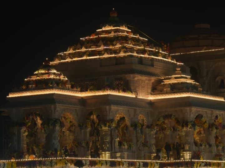 Ram Temple Ayodhya: एक नजर में देखिए अवधपुरी में बन रहे राम मंदिर की पूरी डिजाइन, कहां विराजेंगे रामलला और वीर हनुमान Ram Temple Ayodhya: एक नजर में देखिए अवधपुरी में बन रहे राम मंदिर की पूरी डिजाइन, कहां विराजेंगे रामलला और वीर हनुमान