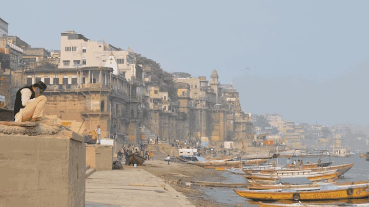 Varanasi Weather Update:हिवाळ्यात घाटांचे सौंदर्य वाढले ;दर आठवड्याला लाखो पर्यटकांची बनारसला वाढली गर्दी