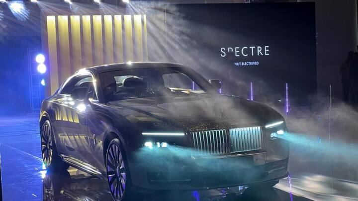 In some areas, it maintains the core Rolls-Royce design ethos the Spectre also embraces various EV related styling changes. (Photo: Somnath Chatterjee)