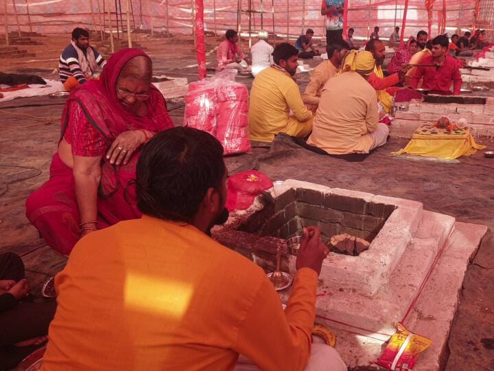 राम मंदिर का जोधपुर से पुराना नाता है. जोधपुर से पहले पत्थर गए थे, उसके बाद जोधपुर की सांदीपनि गौशाला से 600 किलो गाय का देसी घी पूजा के लिए भेजा गया था. अब एक और खास उपहार 1200 श्रीराम की पगड़ी आज जोधपुर से रवाना हुई है.