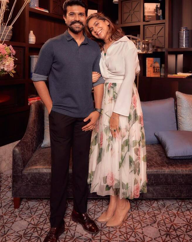 इस लिस्ट में पहला नाम साउथ सुपरस्टार राम चरण और उनकी पत्नी उपासना का है. दोनों को प्राण प्रतिष्ठा के लिए न्योता भेजा गया है.