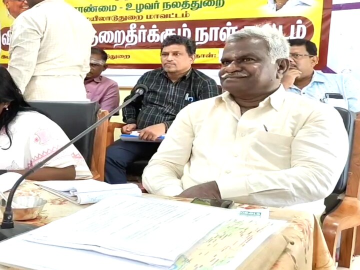 ஊருக்கே சோறு போடும் விவசாயிகளுக்கு சோறு  போட்ட அரசு அதிகாரி - மயிலாடுதுறையில் நெகிழ்ச்சி