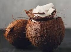 Coconut water: ਸਰਦੀਆਂ 'ਚ ਕੱਚਾ ਨਾਰੀਅਲ ਖਾਣ ਦੇ ਹੈਰਾਨ ਕਰਨ ਵਾਲੇ ਫਾਇਦੇ