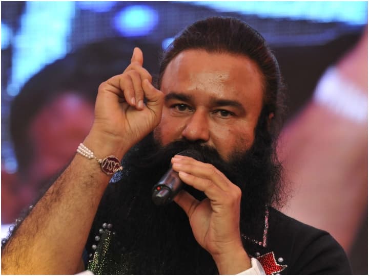 बीते दो साल के ही रिकॉर्ड को देखें तो जब फरवरी में 2022 में 21 दिन की पैरोल मिली थी तो उसके आसपास पंजाब में विधानसभा चुनाव था. उसी साल जून में 30 दिन की पैरोल मिली तो हरियाणा में निकाय चुनाव थे.