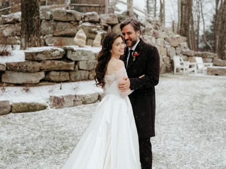 Josh Radnor married Jordana Jacobs, his girlfriend, over a snowy weekend two weeks ago.