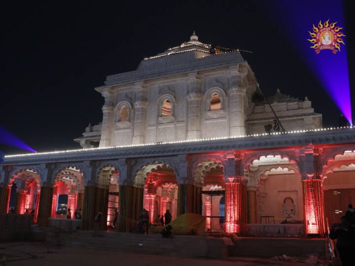 भगवान श्रीराम का भव्य मंदिर बनकर तैयार है. साथ ही अयोध्या भी सजकर तैयार हो रही है. सुंदर प्रवेश द्वार, रोड पर चमचमाते सूर्य स्तंभ, साफ सुथरी और चौड़ी सड़कें, स्वच्छ और निर्मल सरयू, सुंदर तट, राम की पैड़ी की अलौकिक आभा, अयोध्या की दर्शन कराएगी. बता दें कि अयोध्या को बिल्कुल दुल्हन की तरह सजाया गया है.