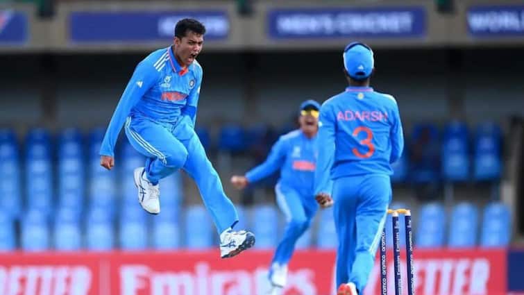 indian cricket team beat bangladesh in under 19 cricket world cup 2024 ind vs ban match report U-19 World Cup 2024 : युवा ब्रिगेडकडून विश्वचषकाची विजयी सुरुवात, बांगलादेशला 84 धावांनी लोळवलं!
