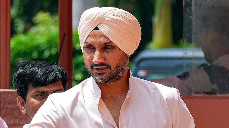 Amid Opposition ‘Boycott’, Former Cricketer & AAP MP Harbhajan Singh Says Ram Mandir Occasion ‘Historic’