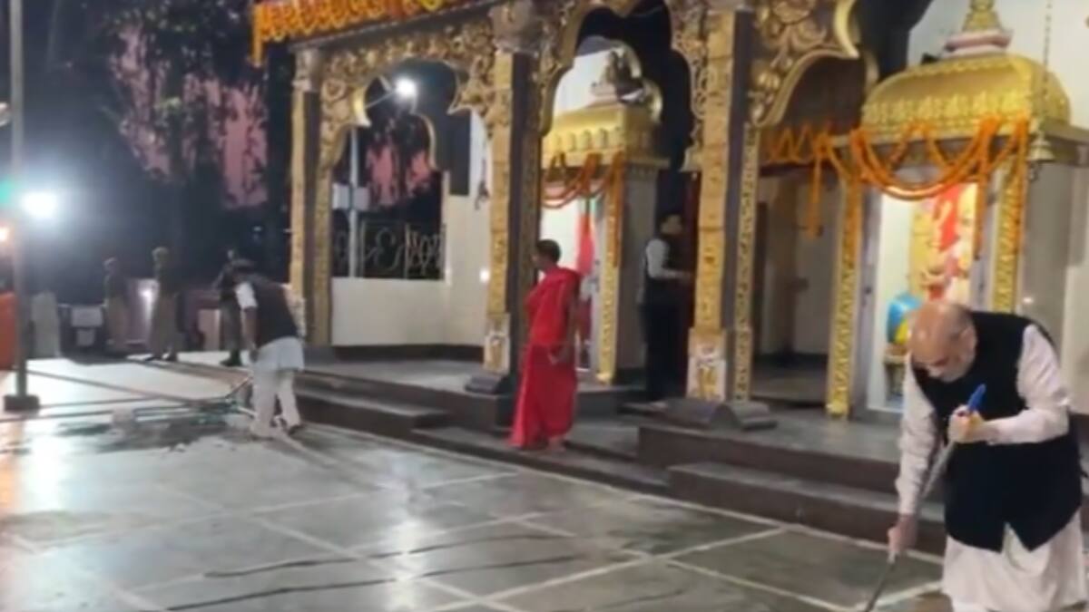 Amit Shah, Himanta Sweep Tezpur's Mahabhairav Temple To Promote PM Modi's Swachh Teerth Abhiyan: WATCH