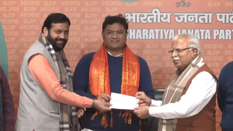 Ashok Tanwar Joins BJP In Presence Of Haryana CM Manohar Lal Khattar AAP Congress PM Narendra Modi Days After Quitting AAP, Ashok Tanwar Joins BJP In Presence Of Haryana CM ML Khattar