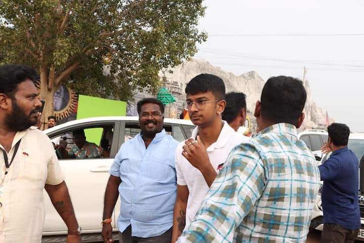 மாநாட்டு திடலில் உதயநிதி ஸ்டாலின் மகன் இன்பநிதி..