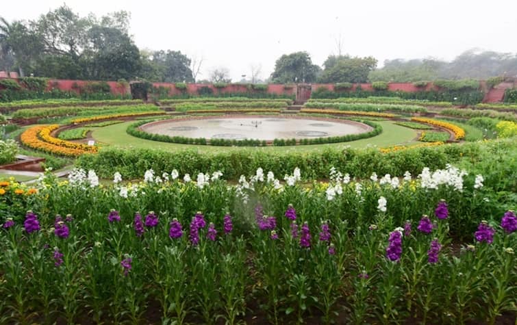 Amrit Udyan To Open For Public From Feb 2 Rashtrapati Bhavan Booking Details Permitted Items Amrit Udyan To Open For Public From Feb 2. Know Booking Details, Permitted Items, And More