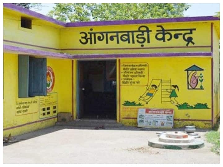 Chhattisgarh news Anganwadi workers have not received salary for two months difficult to run the family ann Chhattisgarh: आंगनबाड़ी कार्यकर्ताओं को दो महीने से नहीं मिला वेतन, परिवार चलाना मुश्किल, कलेक्टर के पास लगाई अर्जी